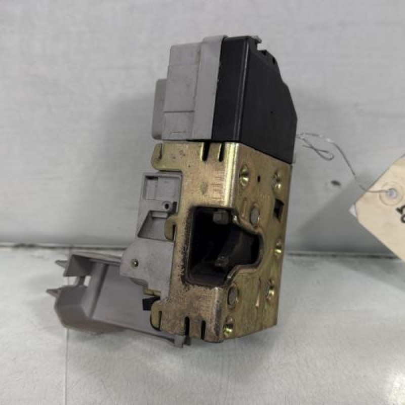 Serrure avant droit PEUGEOT 307 Photo n°1