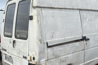 Retroviseur droit RENAULT TRAFIC 1