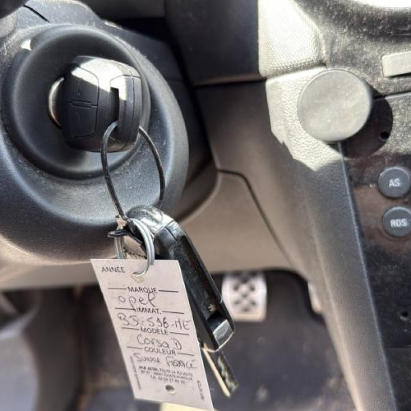 Cremaillere assistee OPEL CORSA D Photo n°15