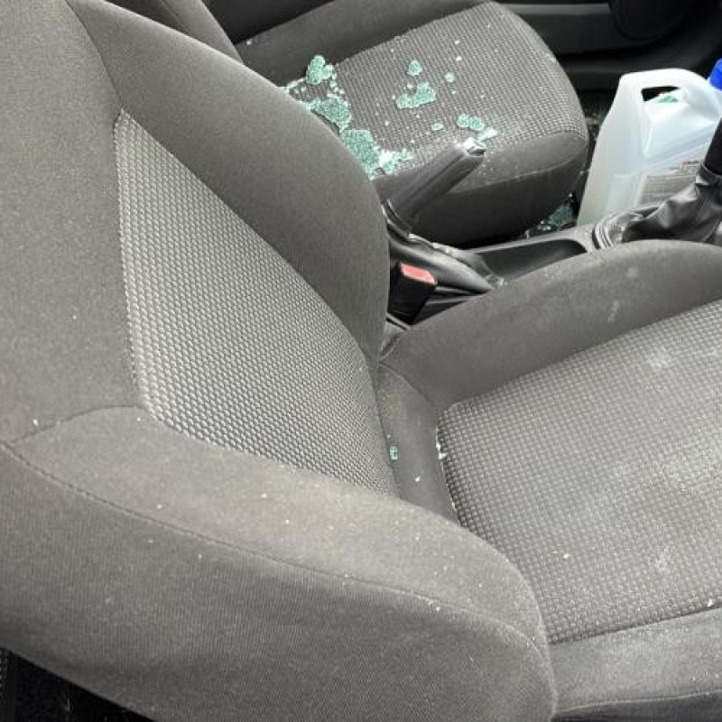 Reservoir essence OPEL CORSA D Photo n°9