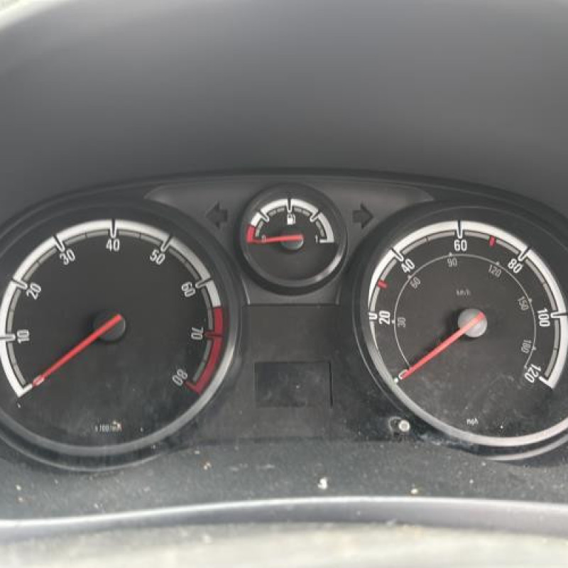 Reservoir essence OPEL CORSA D Photo n°13