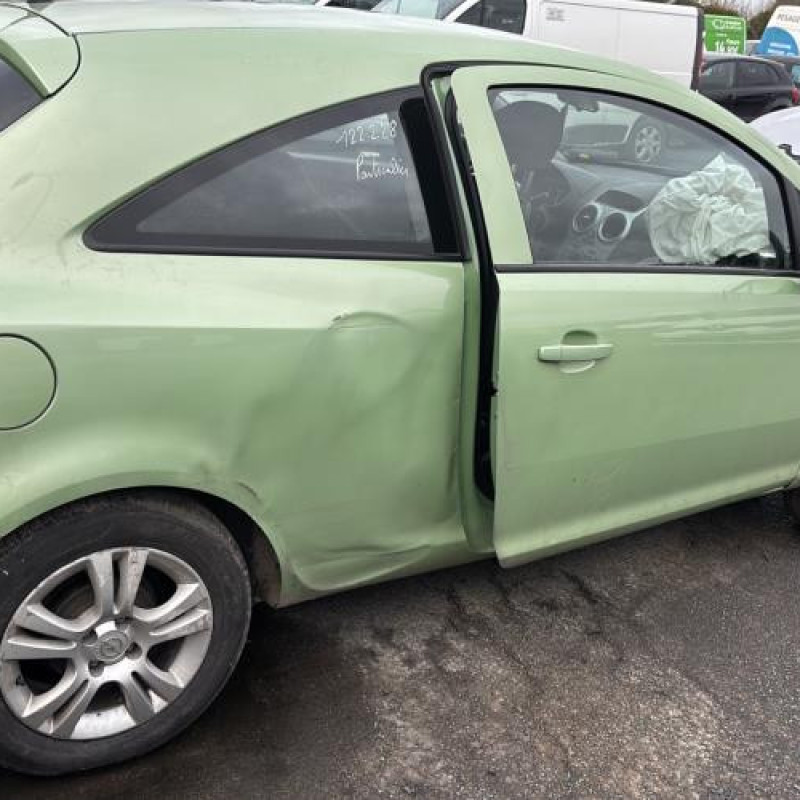 Reservoir essence OPEL CORSA D Photo n°6