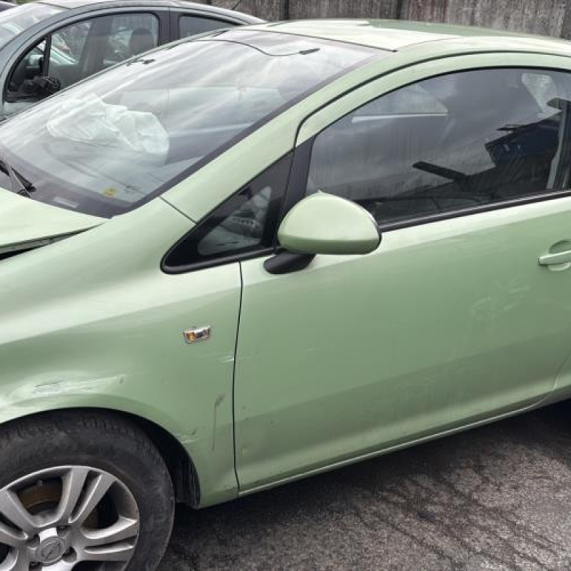 Reservoir essence OPEL CORSA D Photo n°8