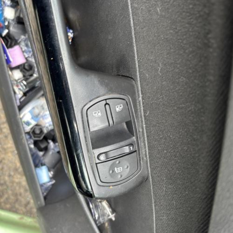 Reservoir essence OPEL CORSA D Photo n°11