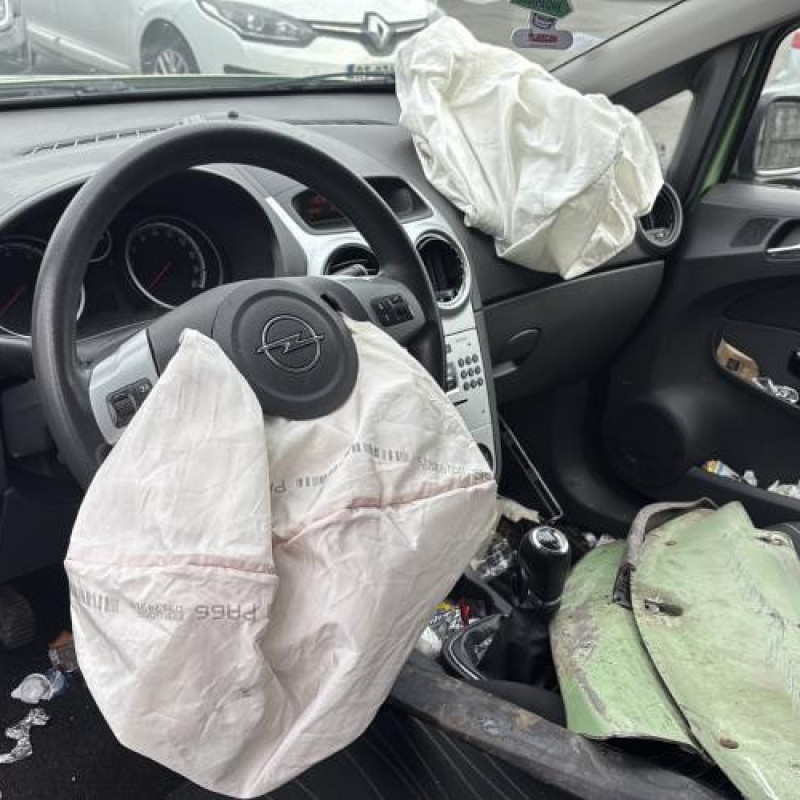 Reservoir essence OPEL CORSA D Photo n°13