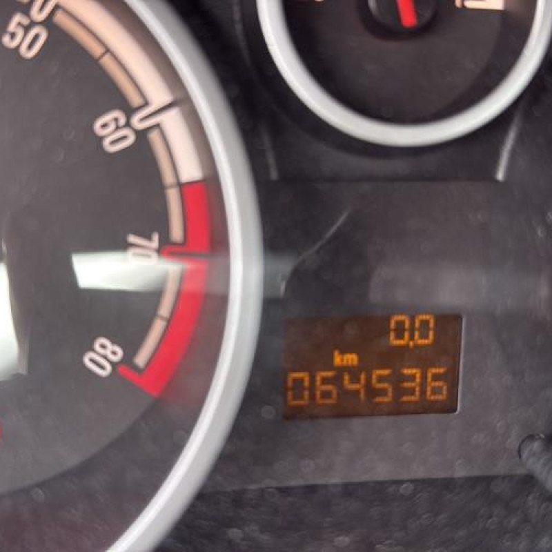 Reservoir essence OPEL CORSA D Photo n°1