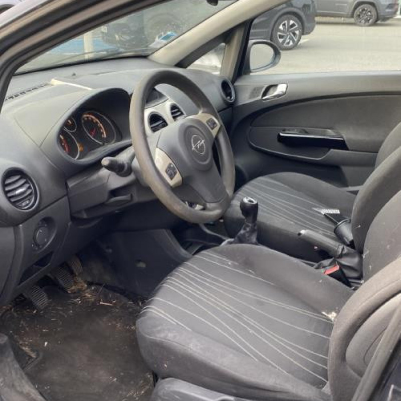 Reservoir essence OPEL CORSA D Photo n°1