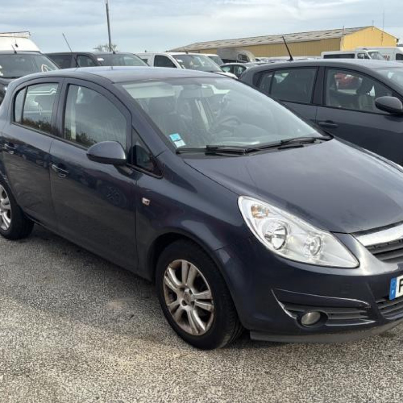 Reservoir essence OPEL CORSA D Photo n°3