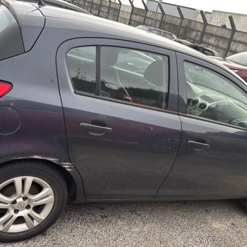 Reservoir essence OPEL CORSA D Photo n°9