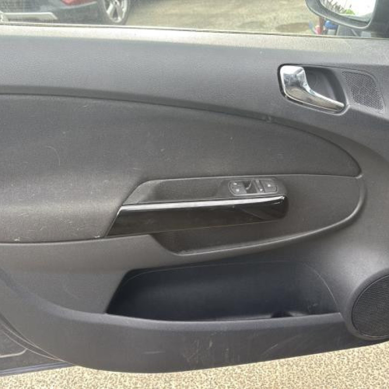 Reservoir essence OPEL CORSA D Photo n°11