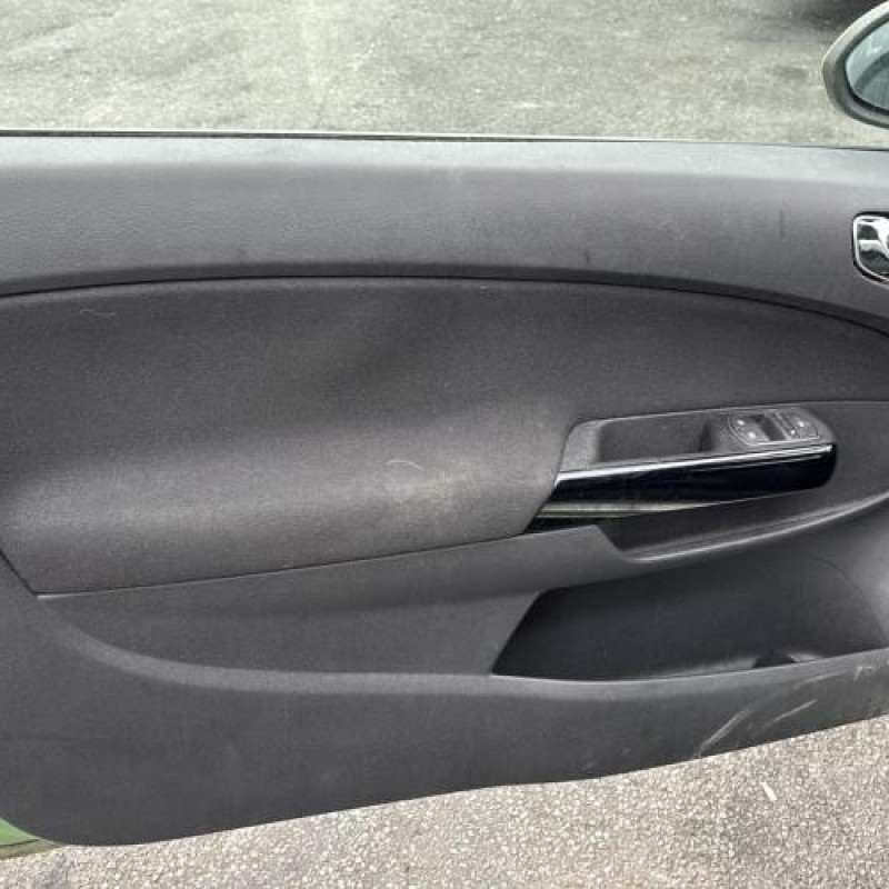 Reservoir essence OPEL CORSA D Photo n°9