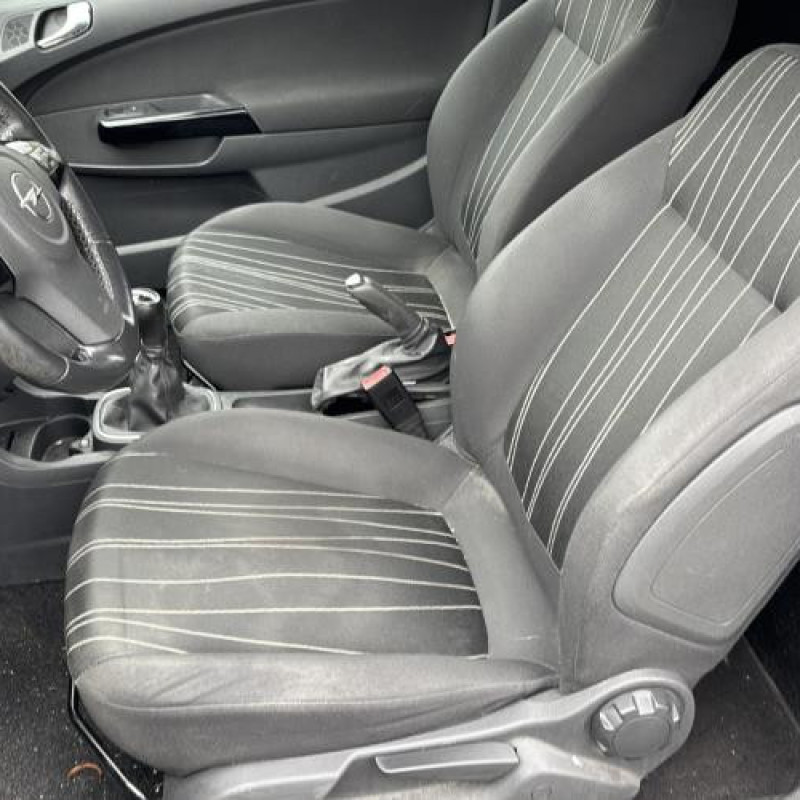 Reservoir essence OPEL CORSA D Photo n°11