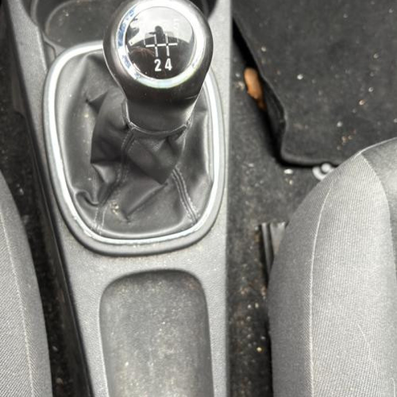 Reservoir essence OPEL CORSA D Photo n°18