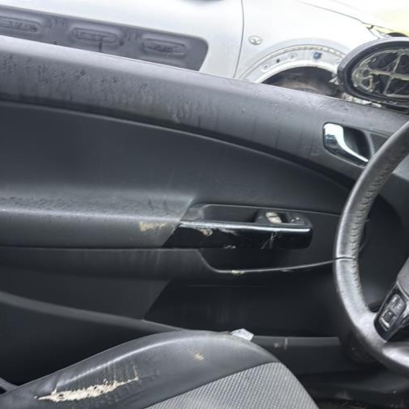 Reservoir essence OPEL CORSA D Photo n°9