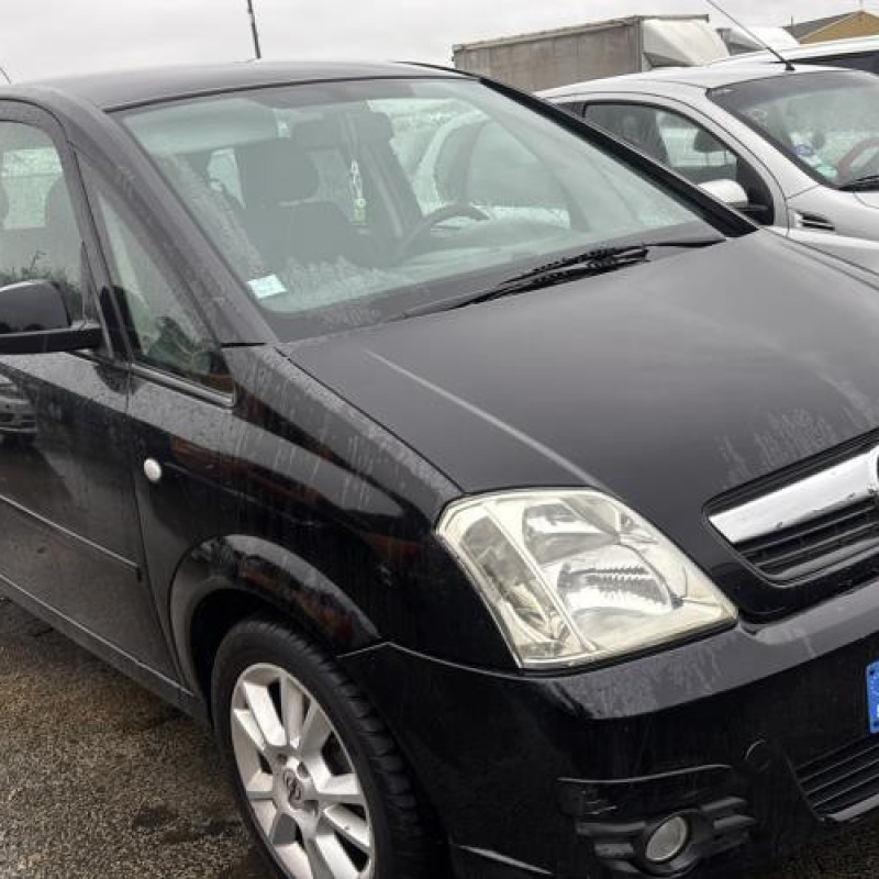 Feu arriere stop central OPEL MERIVA A Photo n°3