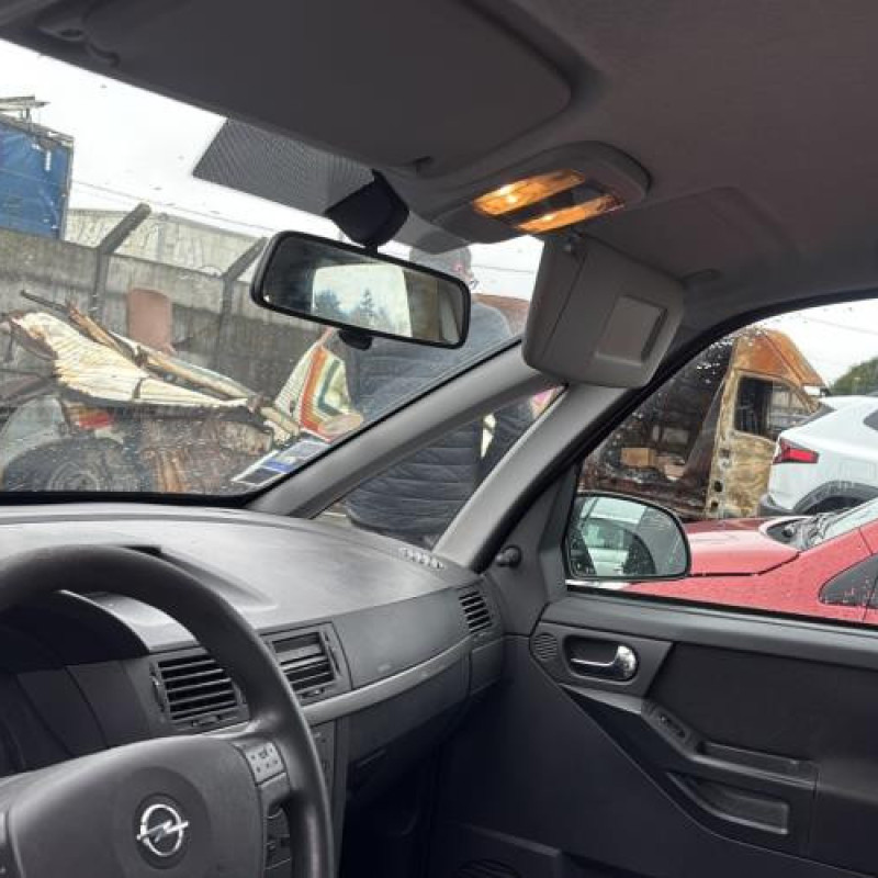 Feu arriere stop central OPEL MERIVA A Photo n°18