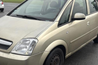 Feu arriere stop central OPEL MERIVA A Photo n°1