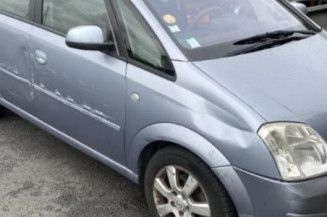 Feu arriere stop central OPEL MERIVA A