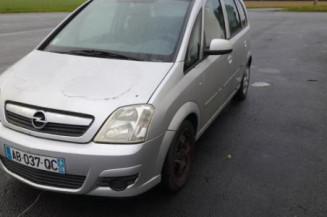 Feu arriere stop central OPEL MERIVA A Photo n°1