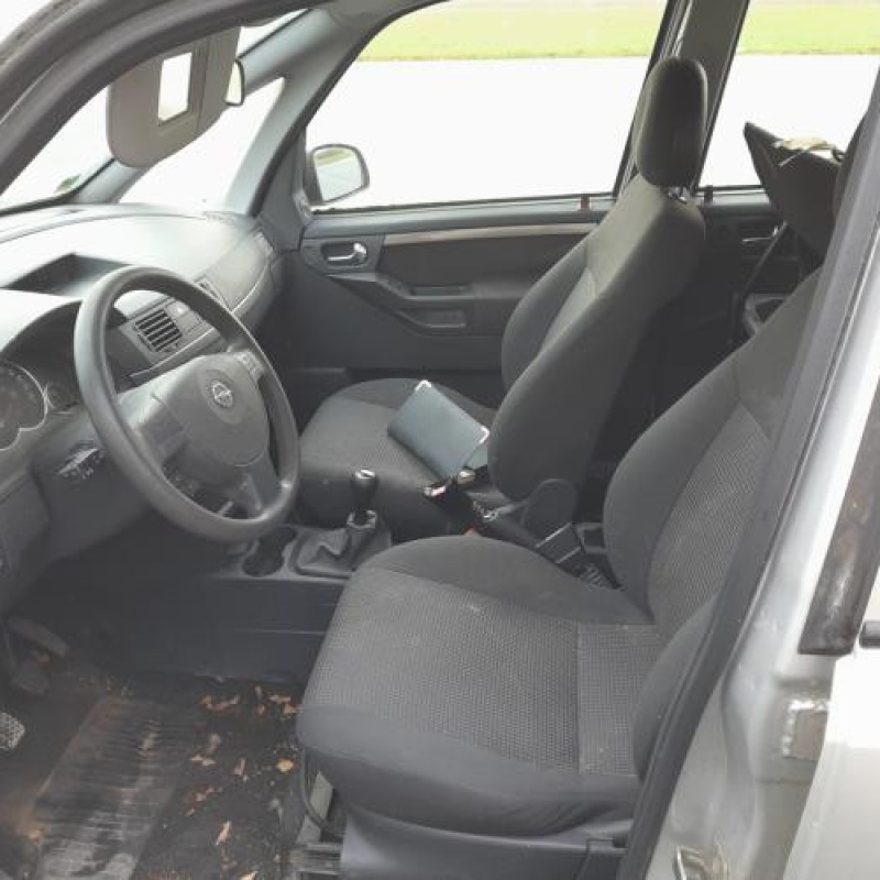 Feu arriere stop central OPEL MERIVA A Photo n°7