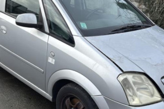Feu arriere stop central OPEL MERIVA A
