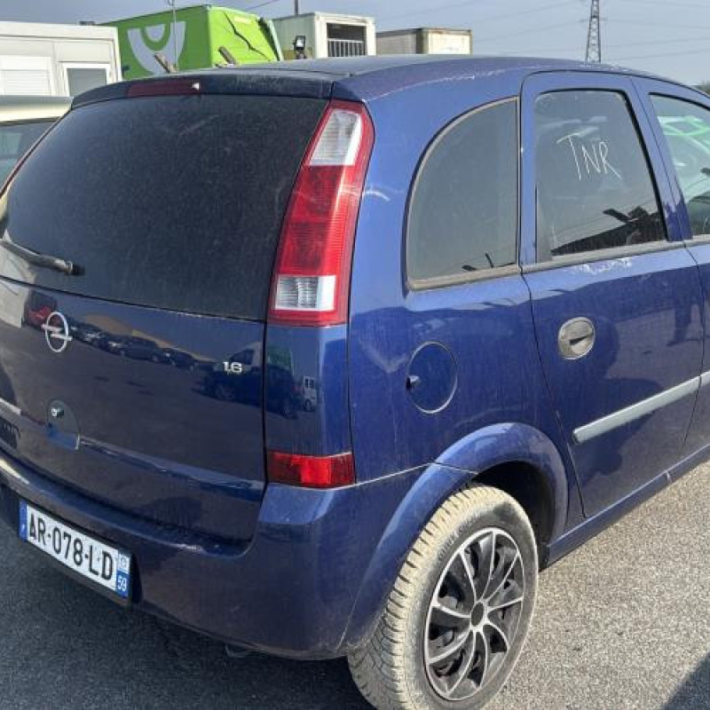 Feu arriere stop central OPEL MERIVA A Photo n°3