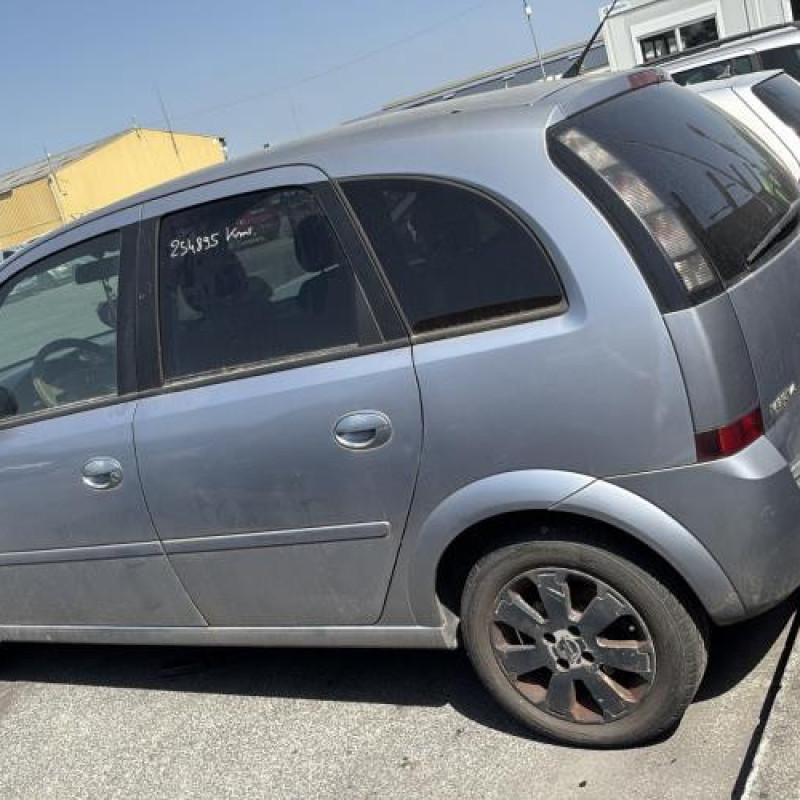 Feu arriere stop central OPEL MERIVA A Photo n°6