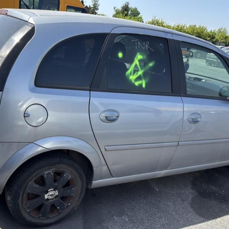 Feu arriere stop central OPEL MERIVA A Photo n°7