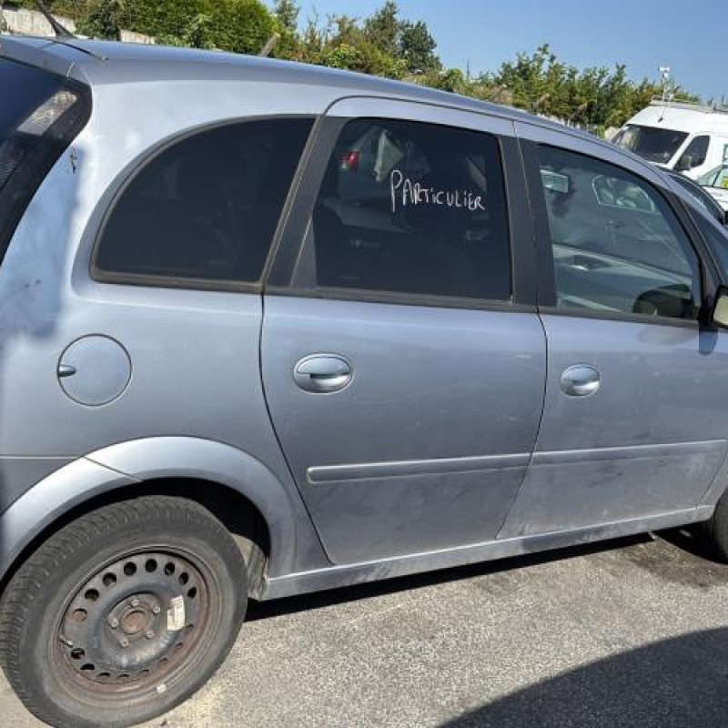 Reservoir essence OPEL MERIVA A Photo n°7