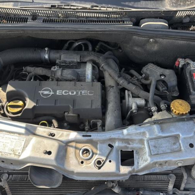 Reservoir essence OPEL MERIVA A Photo n°20