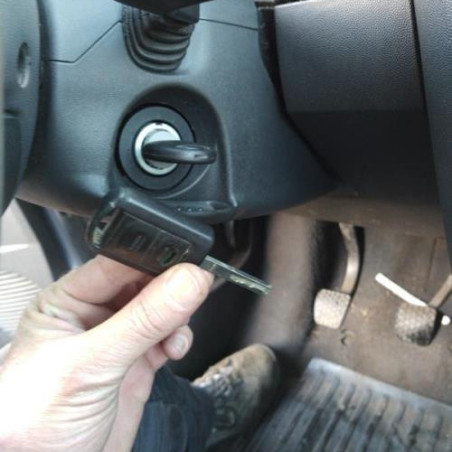 Pivot de moyeu avant gauche OPEL MERIVA A Photo n°1