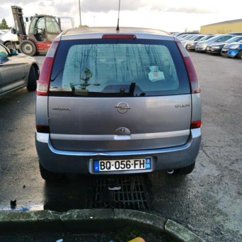 Reservoir essence OPEL MERIVA A Photo n°8