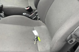 Pivot de moyeu avant gauche OPEL MERIVA A