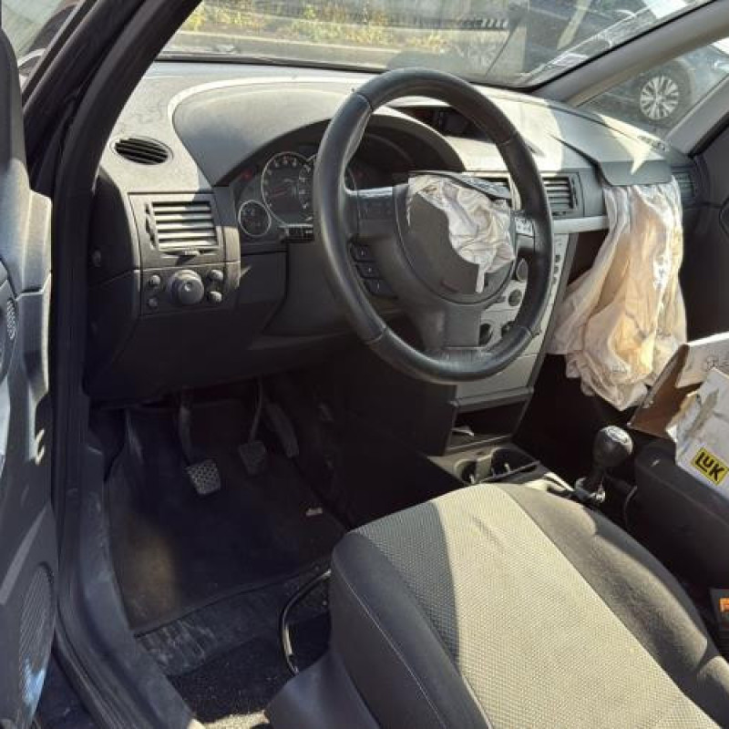 Reservoir essence OPEL MERIVA A Photo n°13