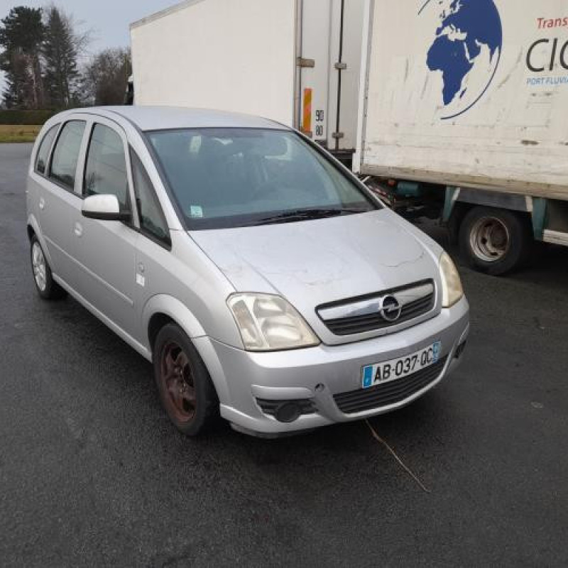 Reservoir essence OPEL MERIVA A Photo n°3