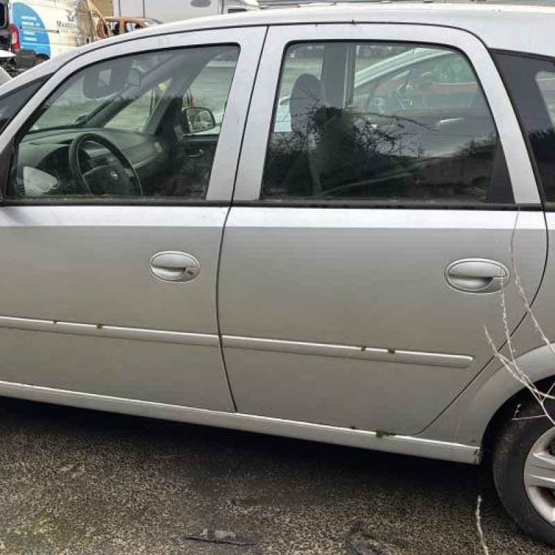 Reservoir essence OPEL MERIVA A Photo n°20