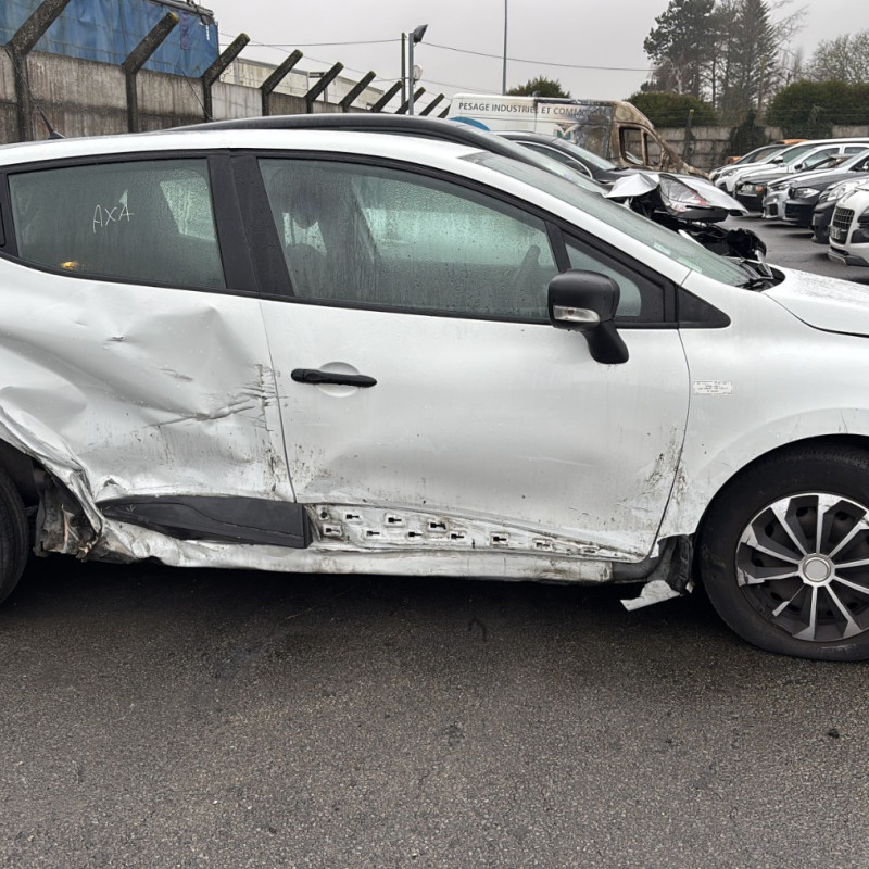 RENAULT CLIO 4 PHASE 1 1.5 DCI - 8V TURBO Photo n°4