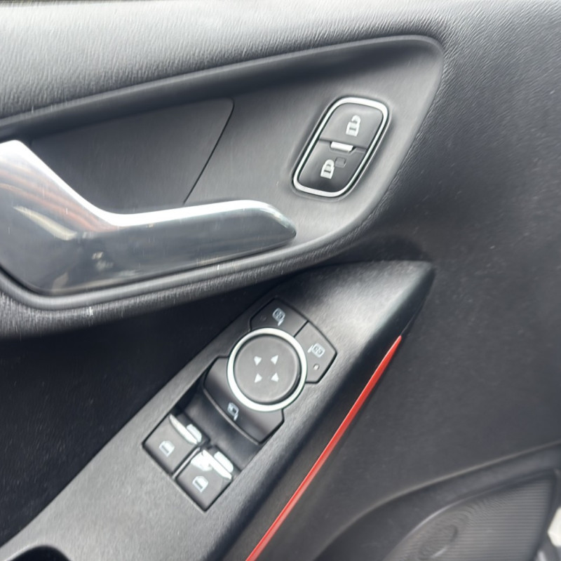 FORD FIESTA 7 PHASE 1 1.0i - 12V TURBO Photo n°11