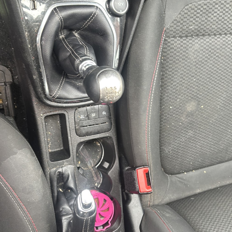 FORD FIESTA 7 PHASE 1 1.0i - 12V TURBO Photo n°21