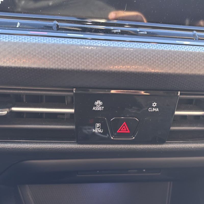 VOLKSWAGEN GOLF 8 PHASE 1 2.0 TDI - 16V TURBO Photo n°17