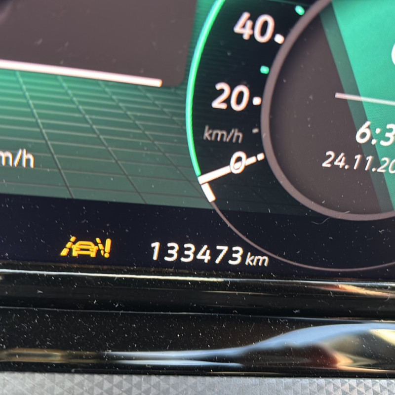 VOLKSWAGEN GOLF 8 PHASE 1 2.0 TDI - 16V TURBO Photo n°20