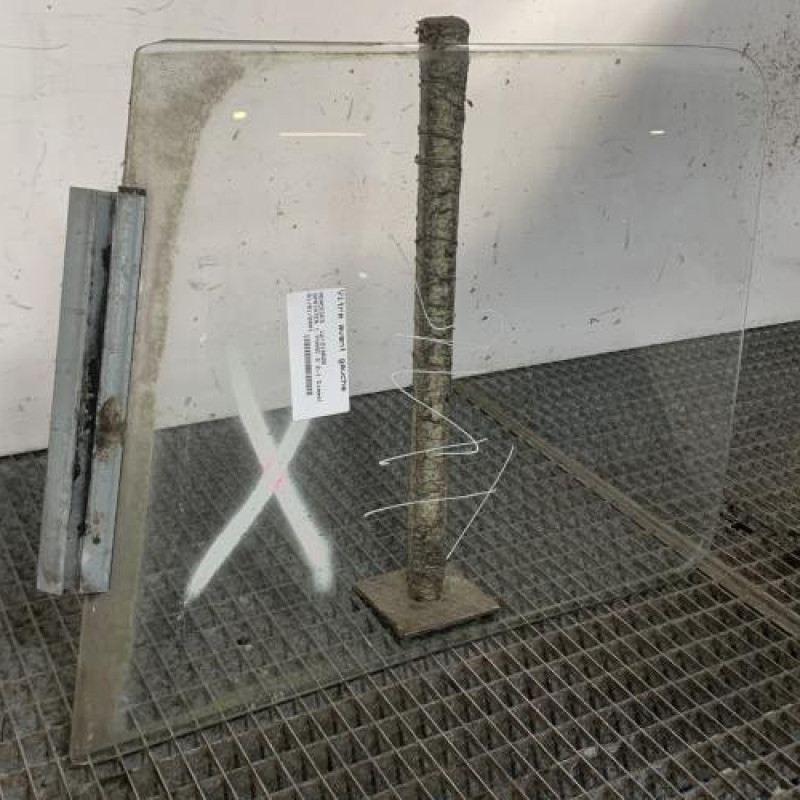 Vitre avant gauche MERCEDES SPRINTER 1 Photo n°2