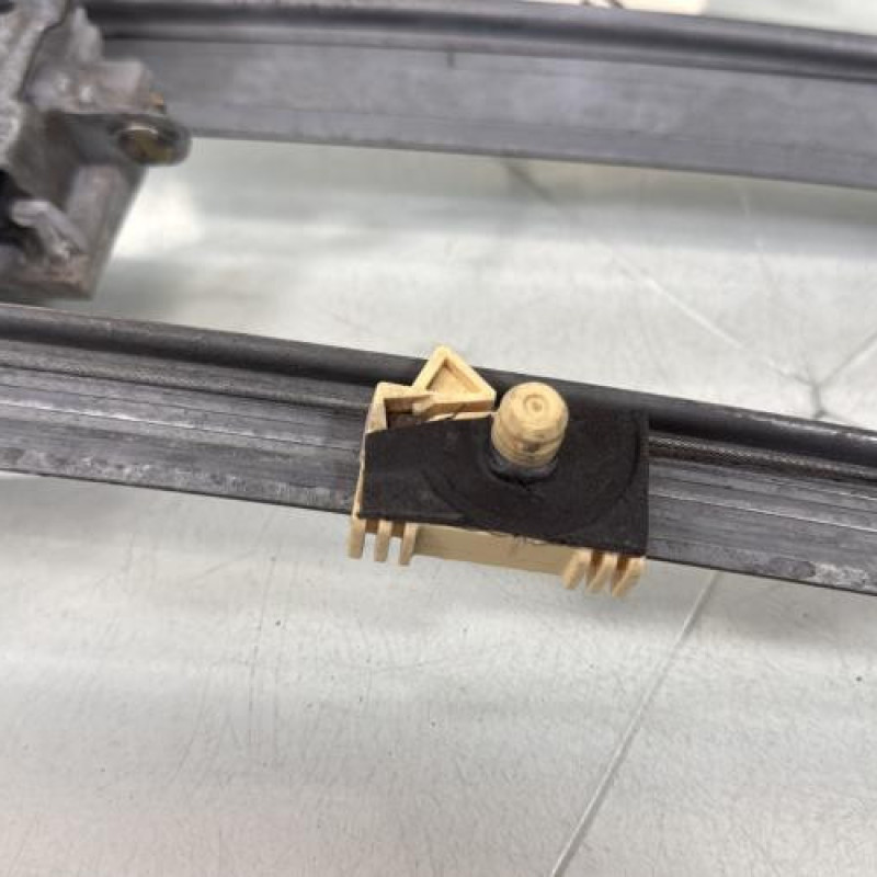 Leve vitre electrique avant droit CITROEN C3 PLURIEL Photo n°3