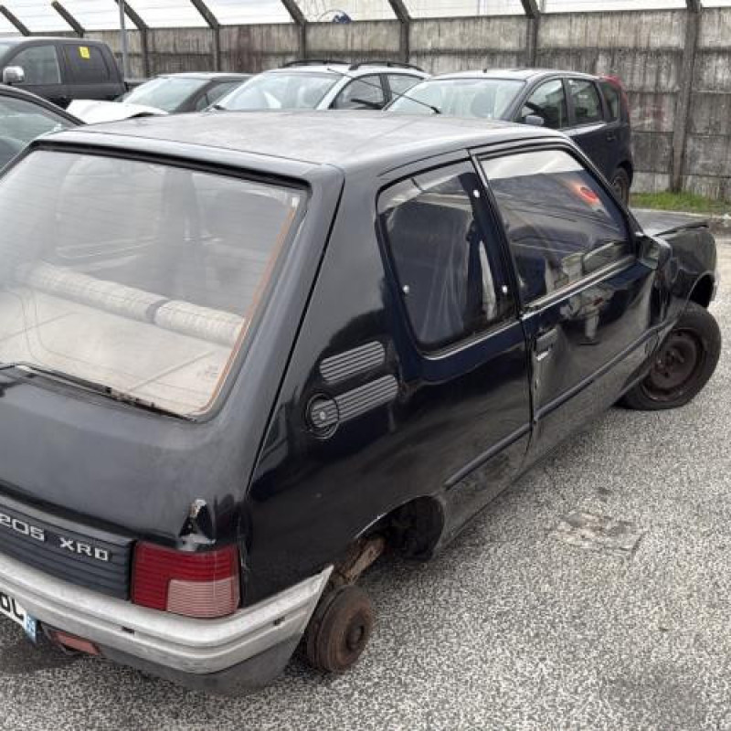 Custode arriere gauche PEUGEOT 205 Photo n°7
