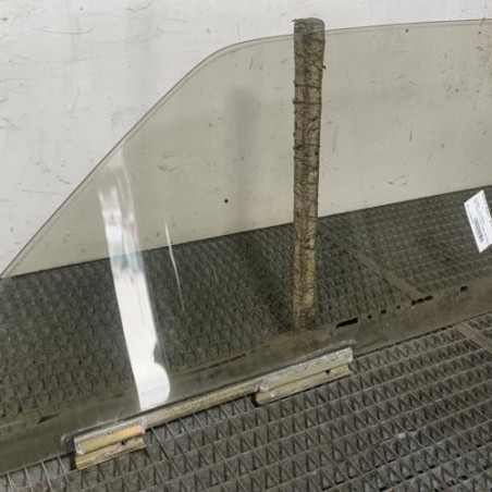 Vitre avant droit PEUGEOT 205