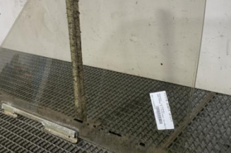 Vitre avant droit PEUGEOT 205