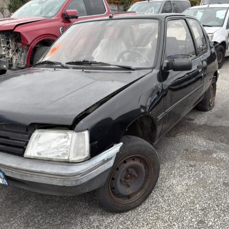 Vitre avant droit PEUGEOT 205 Photo n°5