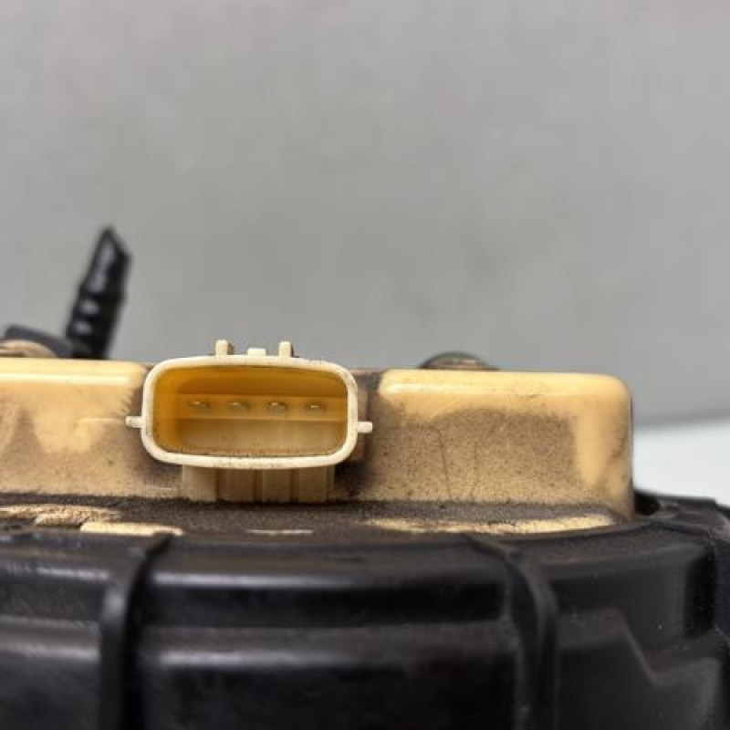 Pompe à carburant RENAULT CLIO 4 Photo n°3