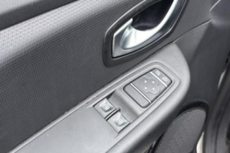 Poignee porte arriere gauche RENAULT CLIO 4