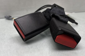 Attache ceinture arriere droit RENAULT CLIO 4 Photo n°1
